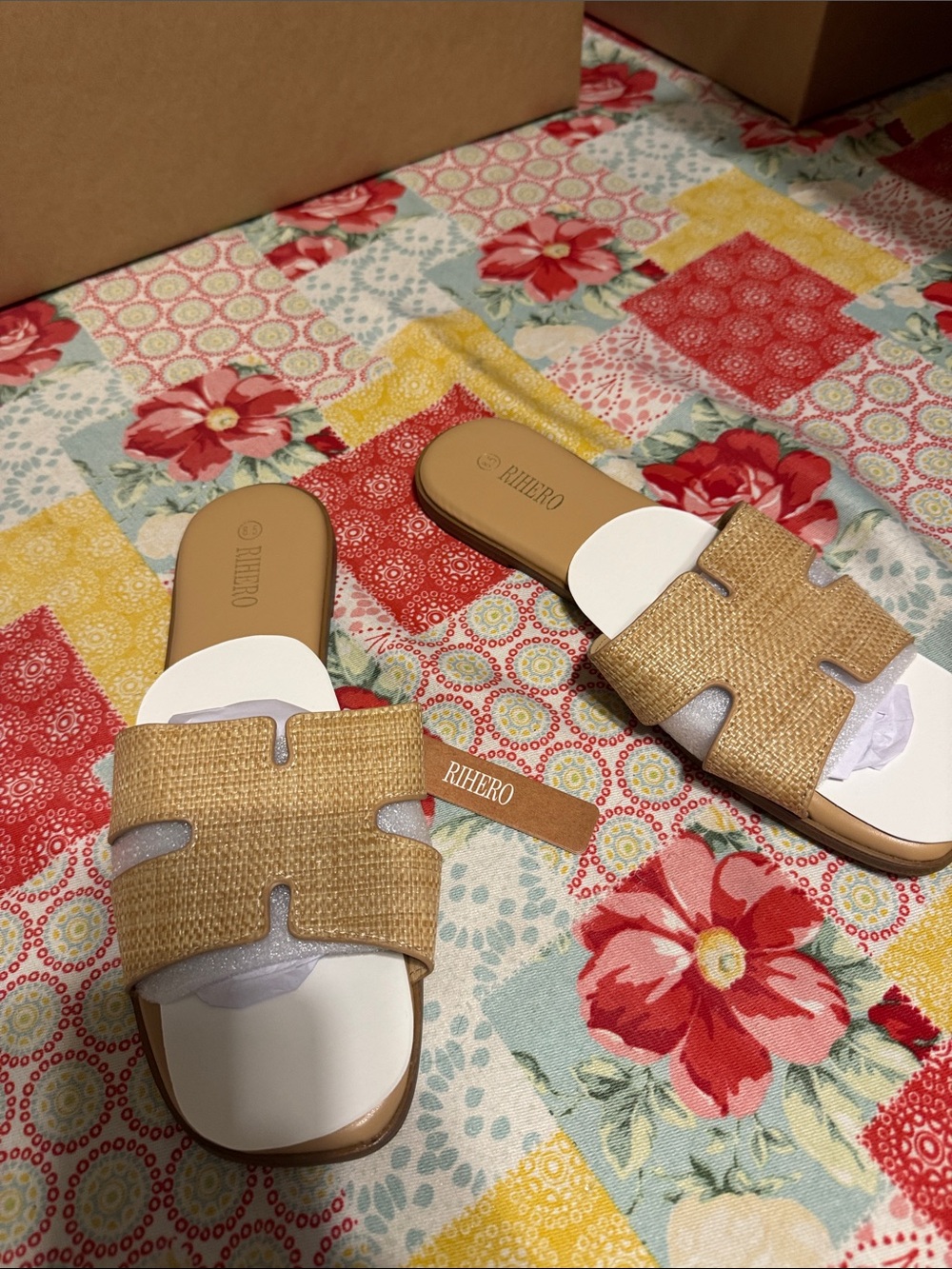 eero Natural Tan and White Slide Sandals